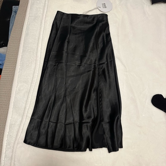 Princess Polly NIA MIDI SKIRT BLACK - Picture 3 of 4